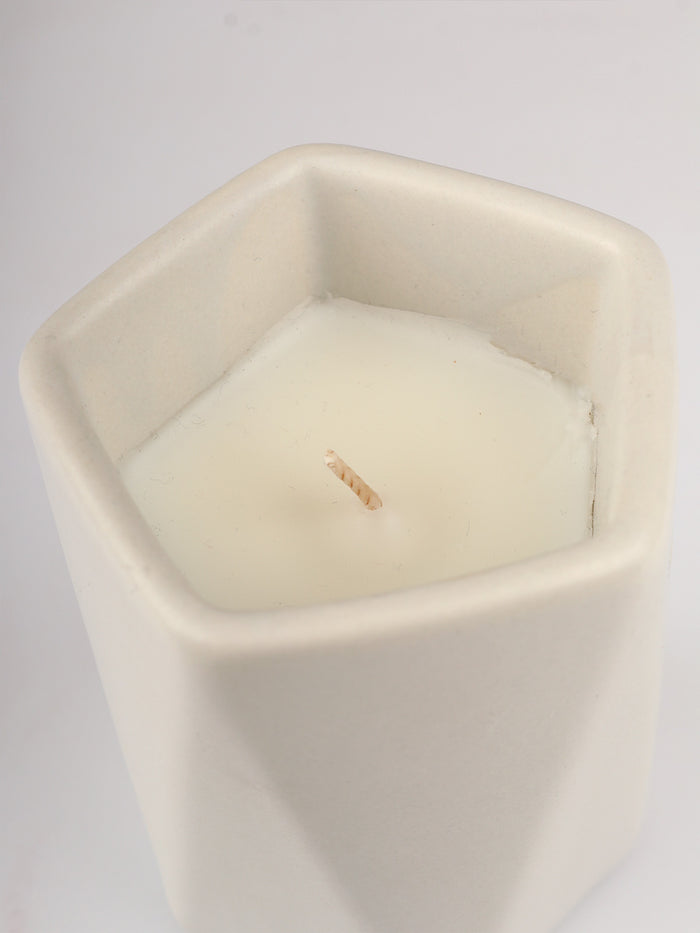 Monochrome Candle Coconut & Amber 56 OZ | One Colour-Image 4
