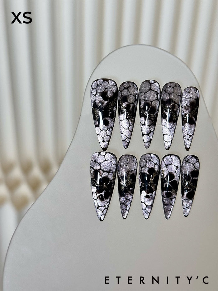 ETERNITY'C Handmade Custom Shining Lizard Pressed On Wearable Nails T4990