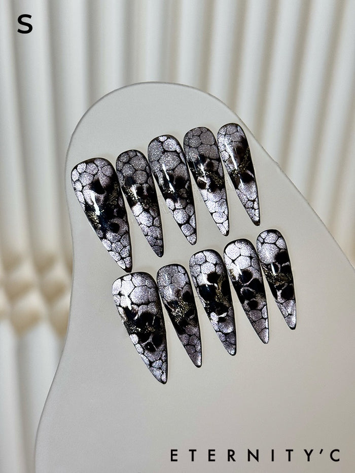 ETERNITY'C Handmade Custom Shining Lizard Pressed On Wearable Nails T4990