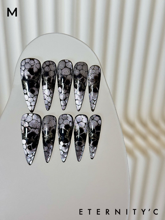 ETERNITY'C Handmade Custom Shining Lizard Pressed On Wearable Nails T4990