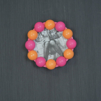 Fotolijst - Rond met Bolletjes Rand - MDF - Oranje/ Neon Roze - 14.5x14.5cm