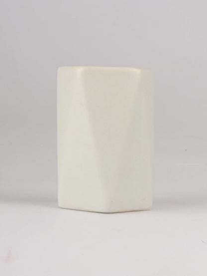 Monochrome Candle Coconut & Amber 56 OZ | One Colour-Image 3