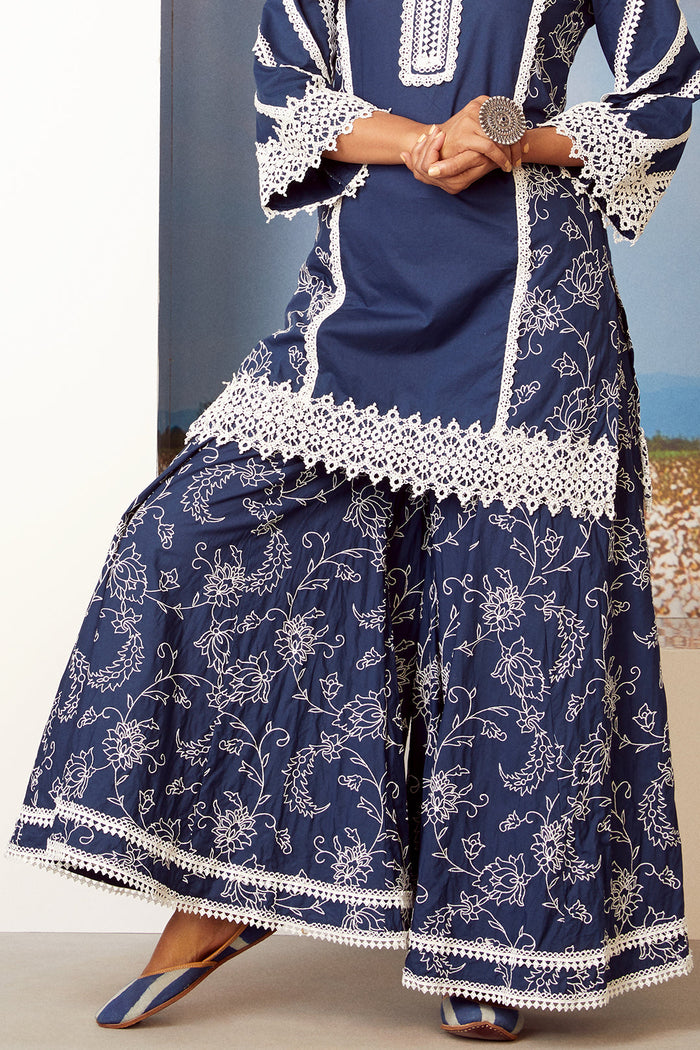 REVERIE KURTA